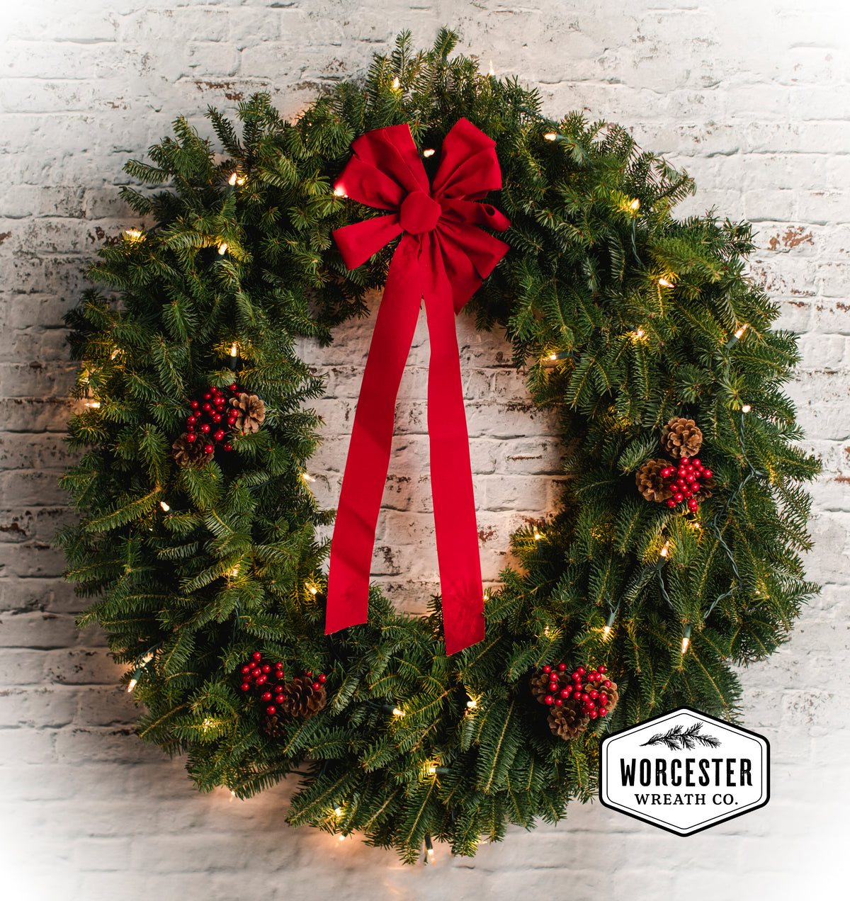 "Classic" Pre-Lit 36in Wreath | Christmas Wreath